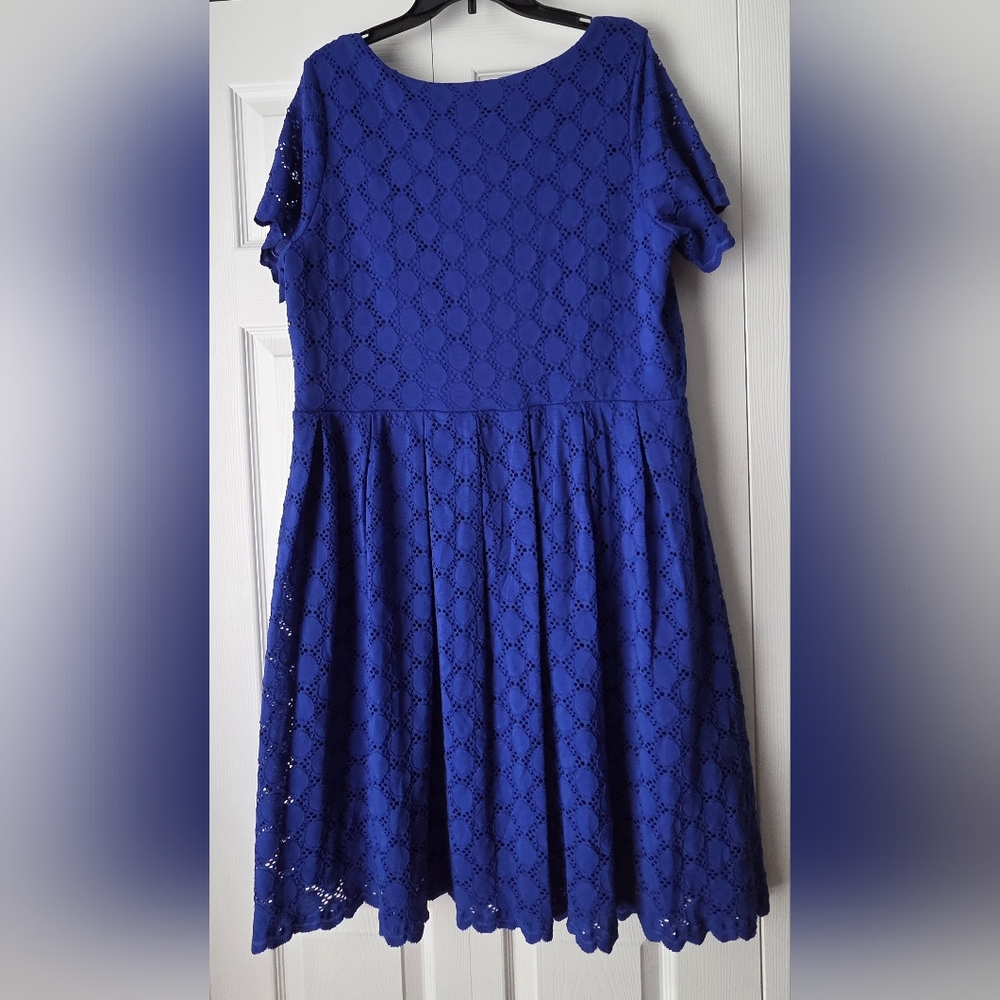 RN Studio By RONNI NICOLE Royal Blue Lace Midi Dress with Scoop Neck Size 2X - Picture 6 of 11